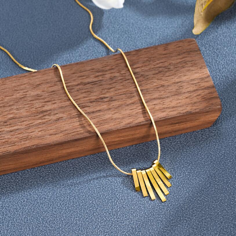Geometric pendant necklace stainless Steel